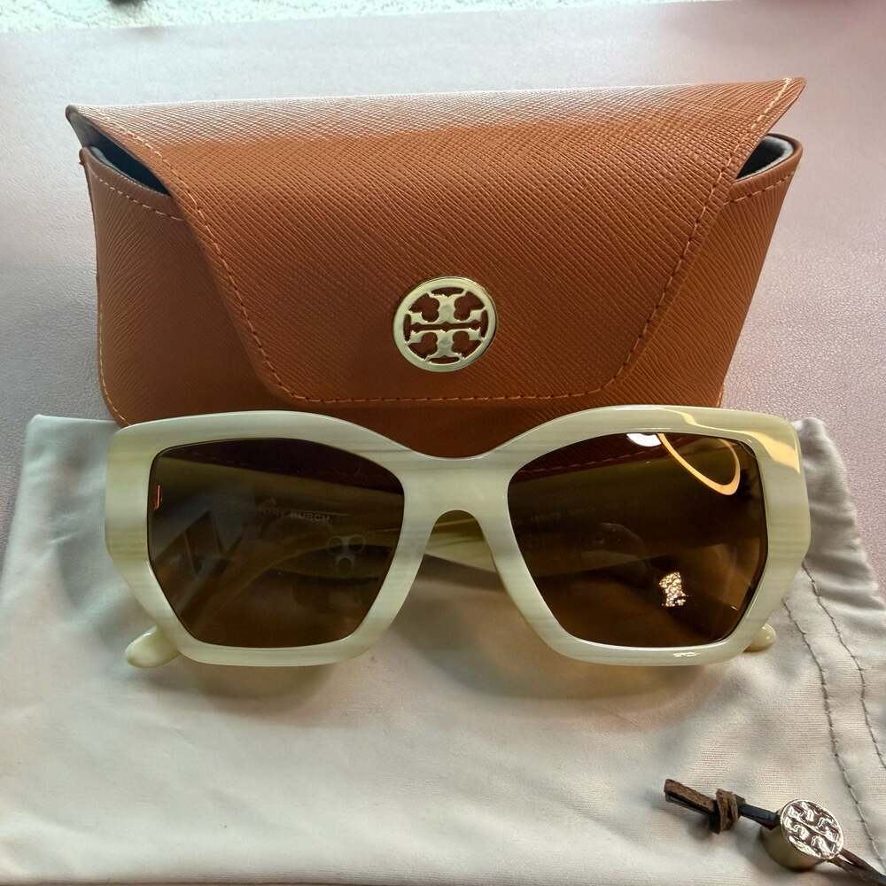 Kira Oversized Geometric Sunglasses: Women's Designer Sunglasses & Eyewear